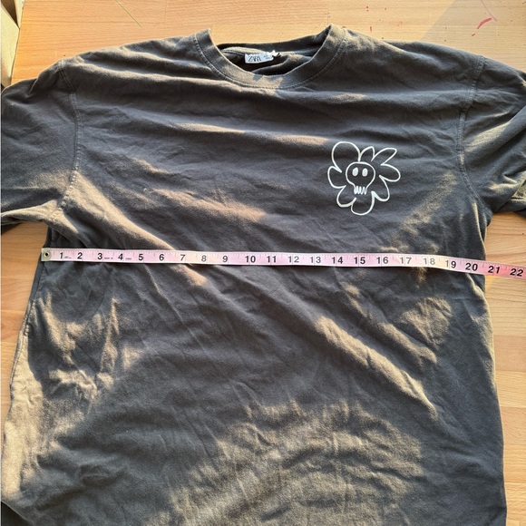 Zara Charcoal Skull Graphic Tee - Picture 4 of 7
